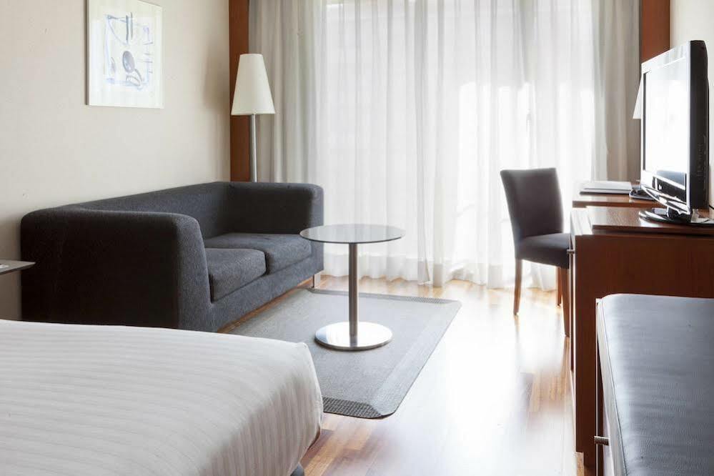 Ac Hotel La Rioja By Marriott Logrono Ngoại thất bức ảnh